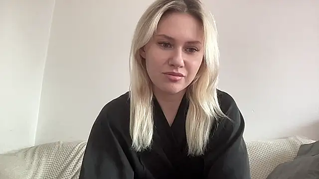 ElaraLuxxxe online show from November 2025 10:04:02 AM