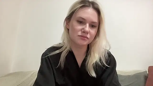 ElaraLuxxxe online show from November 2025 11:11:01 AM