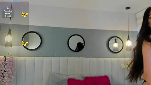 Mila Hank  online show from October 2025 01:20:01 PM