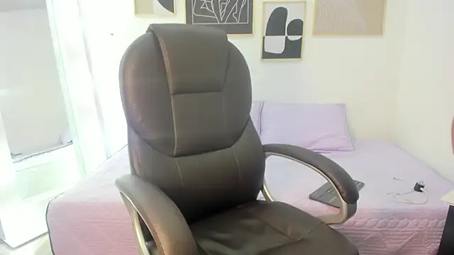 koraline 333 online show from October 2025 10:22:02 PM