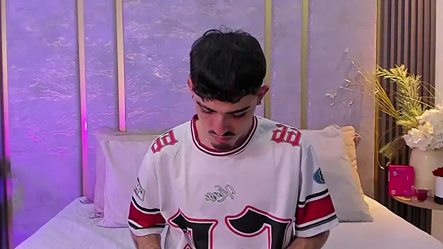 Snapshot of NikoStone_ chatting on September 2025 04:01:01 AM NikoStone online show from September 2025 04:01:01 AM