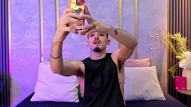 Snapshot of NikoStone_ chatting on September 2025 04:12:02 AM NikoStone online show from September 2025 04:12:02 AM