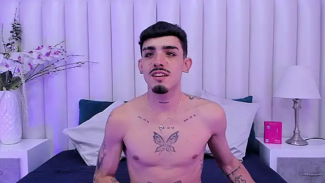 Snapshot of NikoStone_ chatting on September 2025 03:52:01 AM NikoStone online show from September 2025 03:52:01 AM