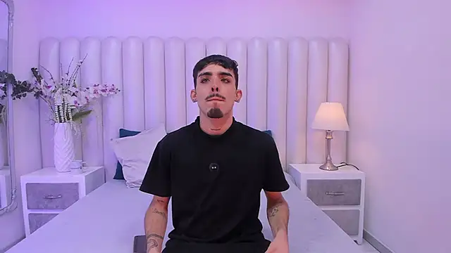 Snapshot of NikoStone_ chatting on September 2025 05:24:01 AM NikoStone online show from September 2025 05:24:01 AM