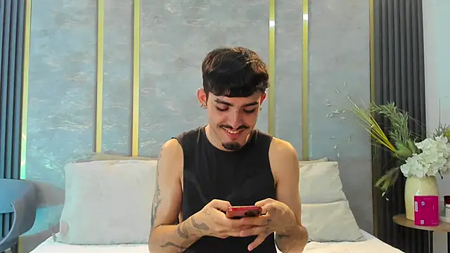 Snapshot of NikoStone_ chatting on October 2025 04:52:01 AM NikoStone online show from October 2025 04:52:01 AM