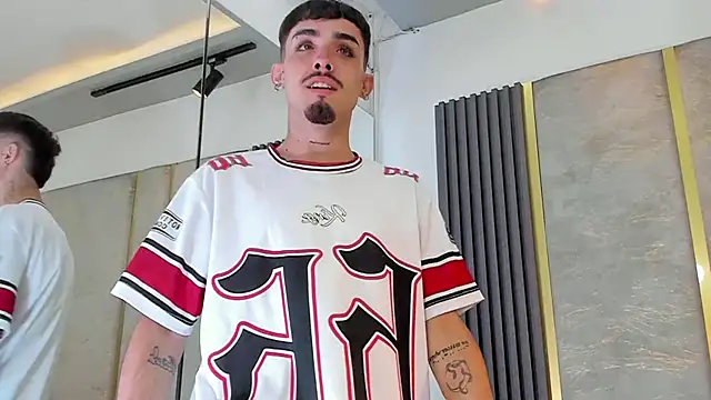 Snapshot of NikoStone_ chatting on October 2025 04:13:02 AM NikoStone online show from October 2025 04:13:02 AM