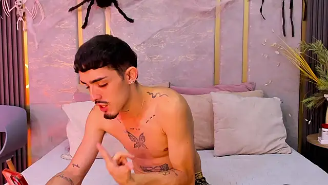 Snapshot of NikoStone_ chatting on October 2025 04:29:02 AM NikoStone online show from October 2025 04:29:02 AM