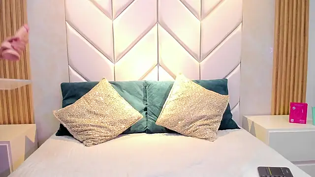 Snapshot of NikoStone_ chatting on October 2025 01:31:01 AM NikoStone online show from October 2025 01:31:01 AM