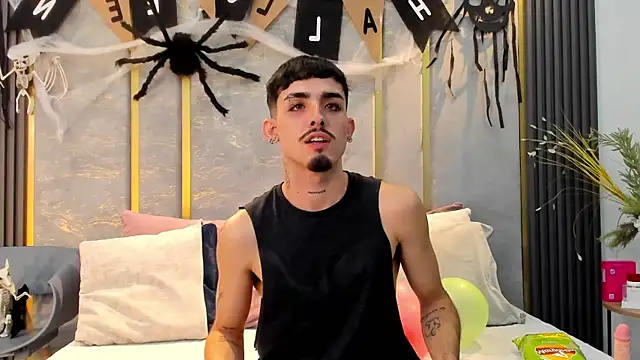 Snapshot of NikoStone_ chatting on November 2025 04:48:01 AM NikoStone online show from November 2025 04:48:01 AM