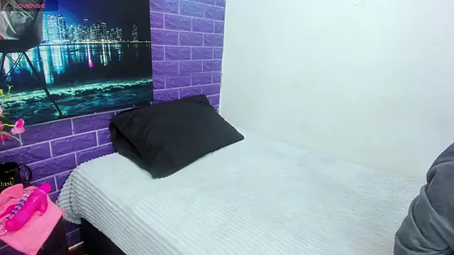 Cora 222 online show from September 2025 11:11:02 AM