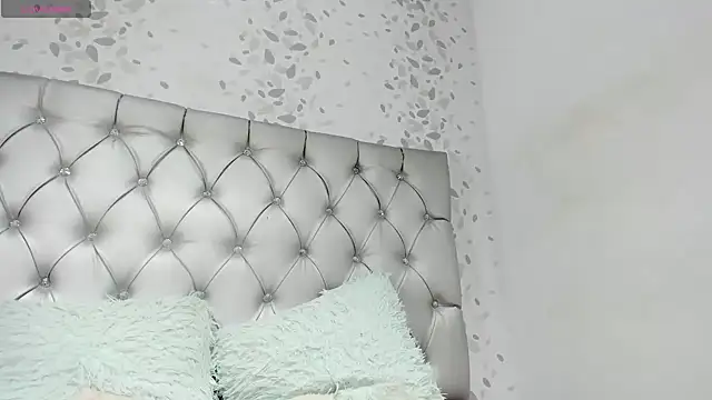 michelle perla online show from November 2025 07:45:02 PM