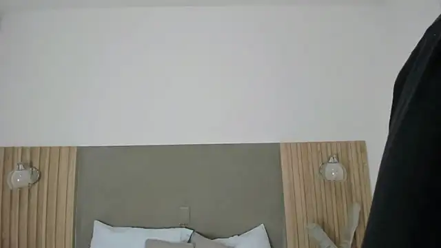 coral15  online show from November 2025 02:10:01 AM