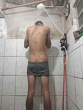 Dedede32 online show from October 2025 10:43:01 PM