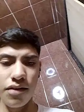 aispuro8505 online show from November 2025 05:46:02 PM