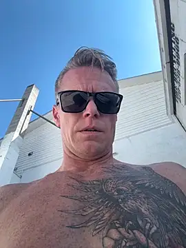 DILFiGuess11 online show from September 2025 04:06:02 PM