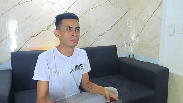 Golldens Dreamss online show from September 2025 07:29:01 PM