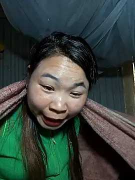 may-squirl online show from November 2025 04:00:01 AM