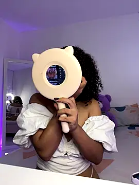 Snapshot of ViolettaMiller_ chatting on October 2025 01:07:01 PM ViolettaMiller online show from October 2025 01:07:01 PM