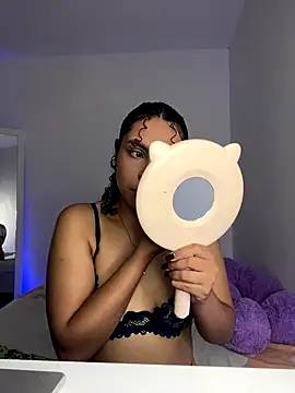 Snapshot of ViolettaMiller_ chatting on October 2025 03:15:02 AM ViolettaMiller online show from October 2025 03:15:02 AM