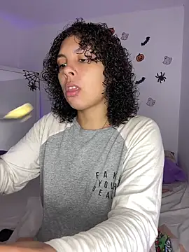 Snapshot of ViolettaMiller_ chatting on October 2025 01:11:01 PM ViolettaMiller online show from October 2025 01:11:01 PM