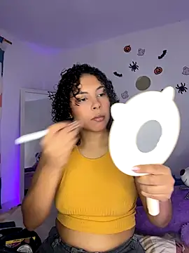 Snapshot of ViolettaMiller_ chatting on October 2025 01:13:01 PM ViolettaMiller online show from October 2025 01:13:01 PM