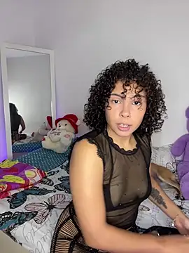 Snapshot of ViolettaMiller_ chatting on November 2025 01:21:02 PM ViolettaMiller online show from November 2025 01:21:02 PM