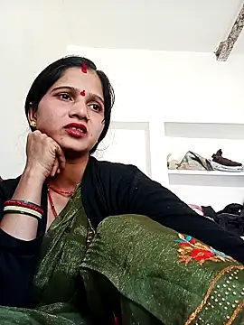 Jooli xx online show from February 2026 09:19:01 AM