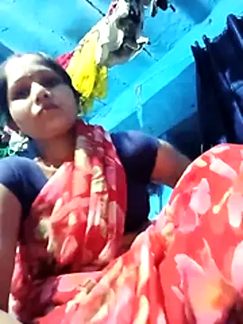 Jooli xx online show from April 2026 02:25:02 PM