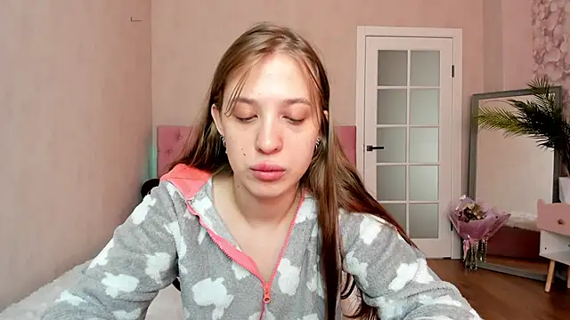 LightStar 18 online show from September 2025 09:11:02 AM