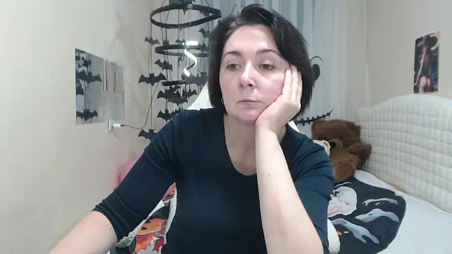 VivianGuchih online show from November 2025 12:51:02 PM