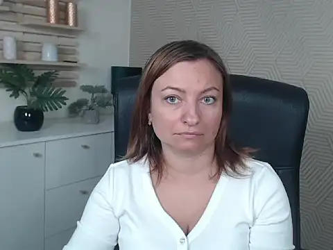 angelaSamt online show from September 2025 05:42:01 AM