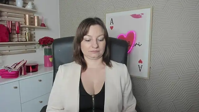 Snapshot of angelaSamt chatting on February 2026 07:50:01 AM angelaSamt online show from February 2026 07:50:01 AM