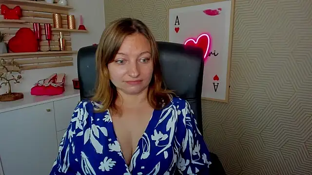 Snapshot of angelaSamt chatting on June 2026 05:48:01 AM angelaSamt online show from June 2026 05:48:01 AM
