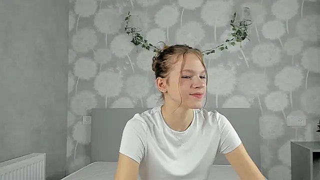 VelvetRisque online show from November 2025 08:30:02 AM