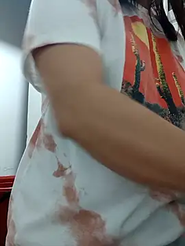 Snapshot of Amanda39 chatting on November 2025 11:24:02 AM Amanda39 online show from November 2025 11:24:02 AM