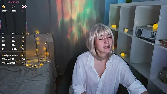 LunaXLoverx online show from November 2025 11:43:02 AM