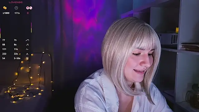 LunaXLoverx online show from November 2025 11:42:02 AM