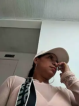 AnggelicaSwan21 online show from November 2025 04:40:01 PM