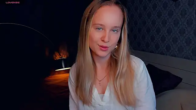 SoonMoor online show from September 2025 06:08:02 PM