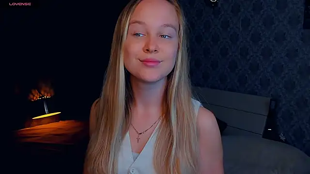 SoonMoor online show from September 2025 06:18:01 PM