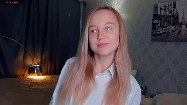 SoonMoor online show from November 2025 07:02:02 PM