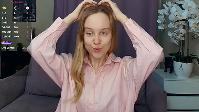 SoonMoor online show from February 2026 06:42:01 PM