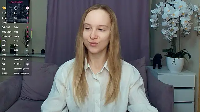 SoonMoor online show from March 2026 06:44:02 PM