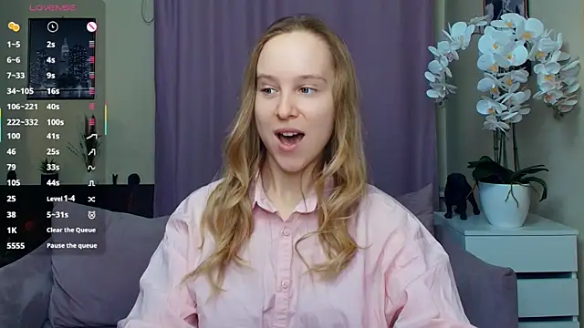 SoonMoor online show from March 2026 06:41:01 PM