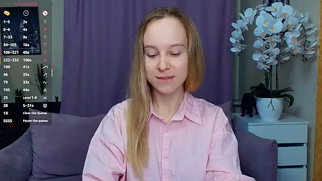 SoonMoor online show from April 2026 06:34:01 PM