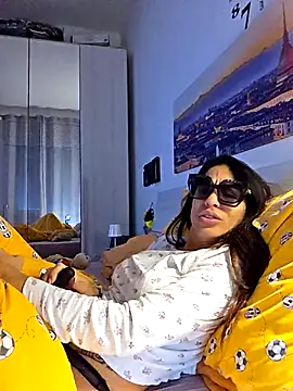 sexy7883 online show from November 2025 06:46:01 AM