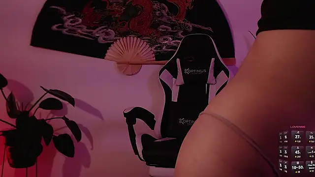 Ellyuwuw online show from February 2026 01:27:01 AM