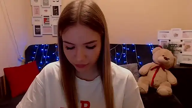 Snapshot of aSingleOne chatting on February 2026 04:03:02 PM aSingleOne online show from February 2026 04:03:02 PM