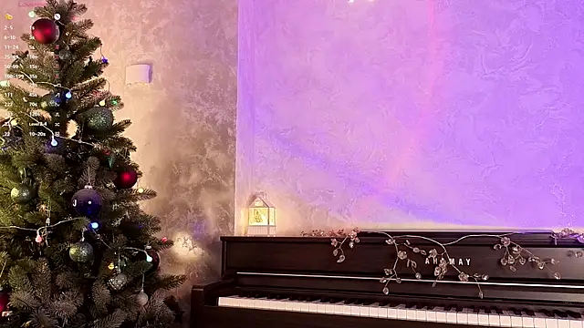 Sunflovery online show from December 2025 08:05:01 PM