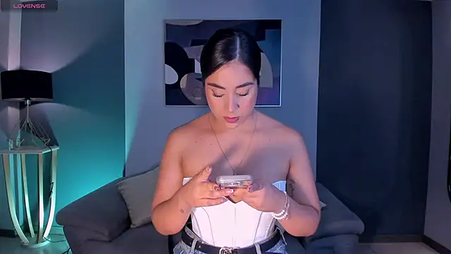 Snapshot of SussyBellX chatting on October 2025 08:06:02 PM SussyBellX online show from October 2025 08:06:02 PM